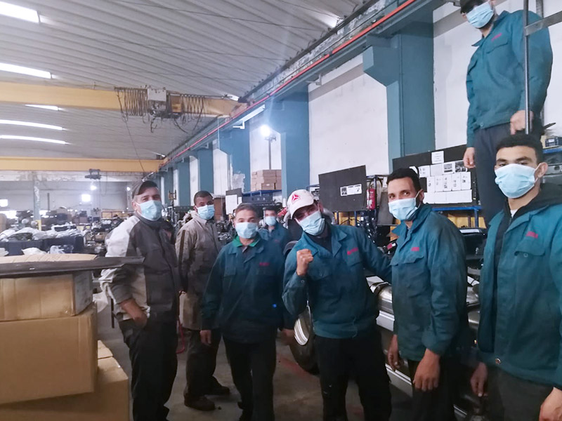 Workers at the SITRAK assembly plant in Morocco continue to work during the epidemic to ensure the progress of vehicle production.